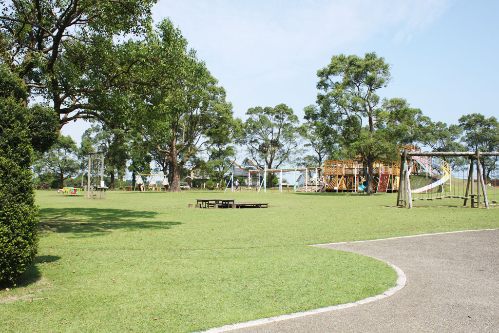 アスレチック施設はふれあいゾーンの「冒険の広場」にある／宮崎県農業科学公園ルピナスパーク（高鍋町）