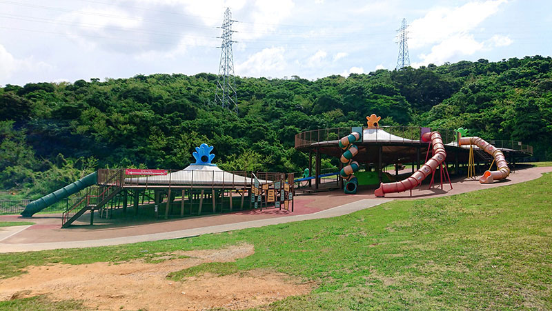 南遊具広場にあるトランポリン遊具/中城公園(北中城村)