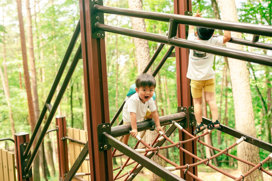 ねじれたネットを渡る忍者ルート/佐久平ハイウェイオアシス パラダ(佐久市)