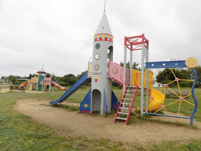 幼児向けの複合遊具/月見ケ丘海浜公園(徳島県松茂町)