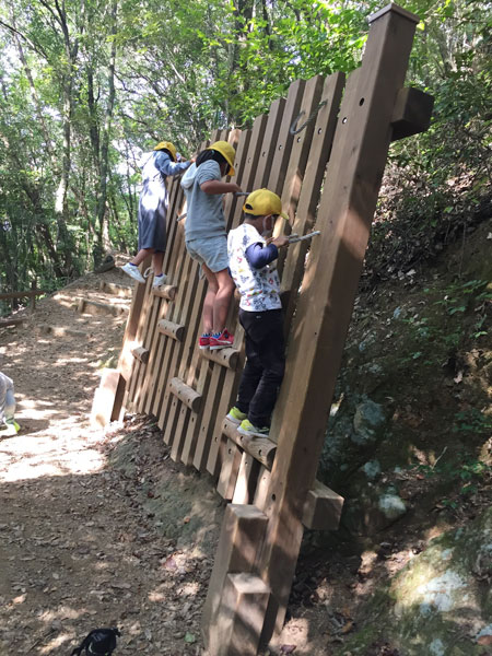 「土佐じまん」のひとつ、はちきん渡り/高知県立月見山こどもの森(香南市)