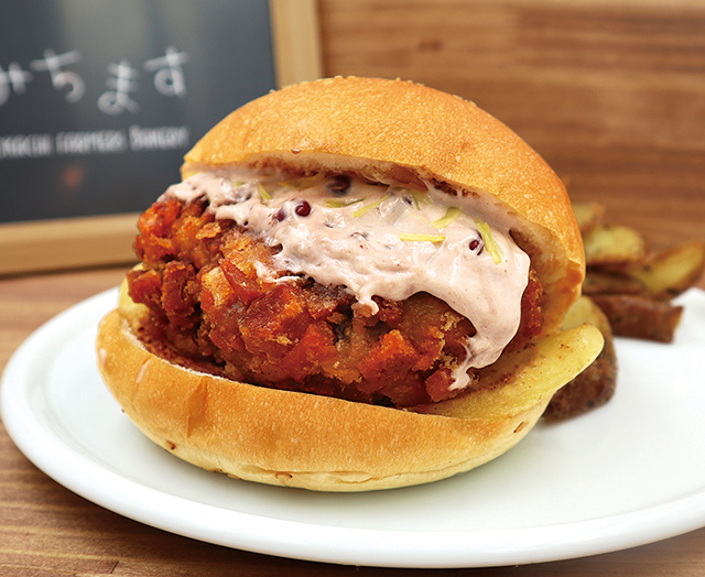 オトプケ牛っと！カツバーガー/道の駅　おとふけ なつぞらのふる里（北海道/音更町）