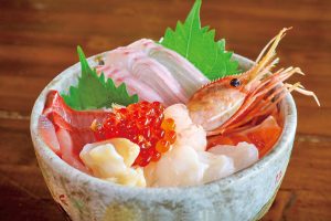 【北海道】海鮮グルメがおいしい道の駅6選！海鮮丼、カキフライ、ニシン親子丼、ほか