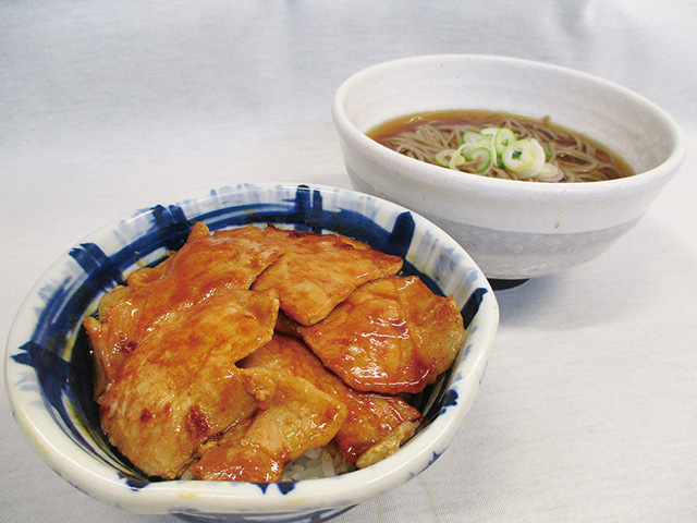 豚丼そばセット/道央自動車道　輪厚PA（北海道）