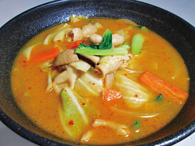 辛味噌ホルモンラーメン/道央自動車道　輪厚PA（北海道）