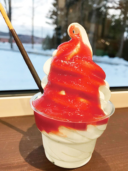 道の駅 阿寒丹頂の里の「丹頂ソフト」（北海道/釧路市）