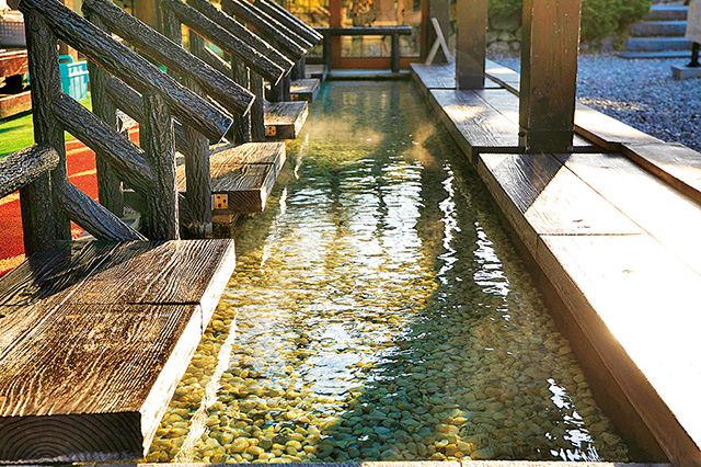 道の駅 しかべ間歇泉公園の「足湯」(北海道/鹿部町)