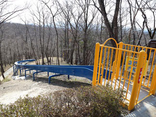 長さが魅力のローラーすべり台/万葉クリエートパーク(大衡村)