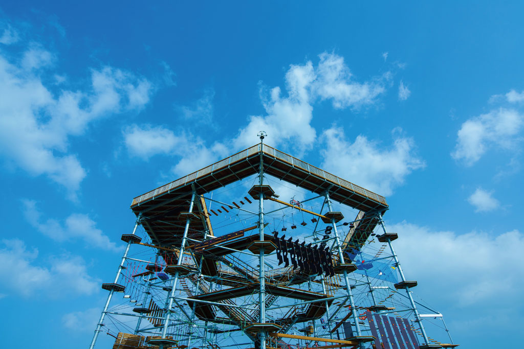 アスレチックタワー「シー・ドラグーン」全景/海の中道海浜公園 シー・ドラグーン(福岡市東区)
