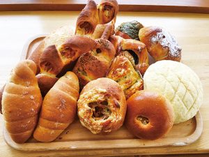 道の駅 くろまつないは黒松内銘水を使った焼きたてのパンが人気の道の駅