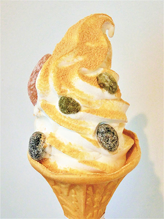 道の駅 ガーデンスパ十勝川温泉の「豆！ 豆！ 豆！ ソフト」（北海道）