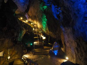 東京・奥多摩「日原鍾乳洞」で洞窟探検！所要時間やアクセス、おすすめランチも！