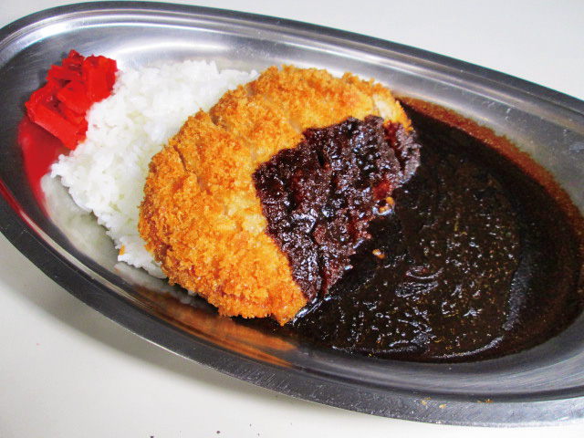 ブラックカツカレー/輪厚パーキングエリア(北海道/)