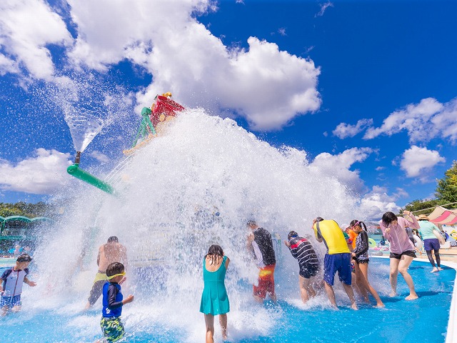 日本モンキーパーク「水の楽園 モンプル」（愛知県／犬山市）