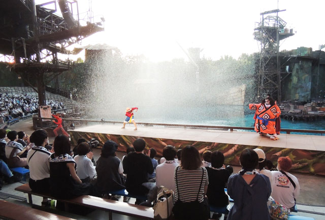 ルフィによって大量の水しぶきが吹き上がります／ユニバーサル・スタジオ・ジャパン（大阪市）