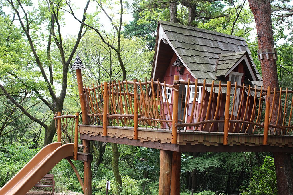 ツリーハウス状の大きなアスレチック/ムーミンバレーパーク（埼玉県/飯能市）