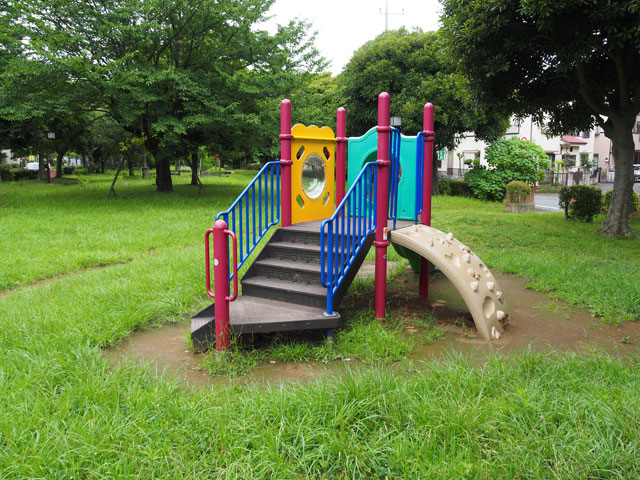 「新田の森公園」にも小さな遊具がある/総合レクリエーション公園(東京都/江戸川区)