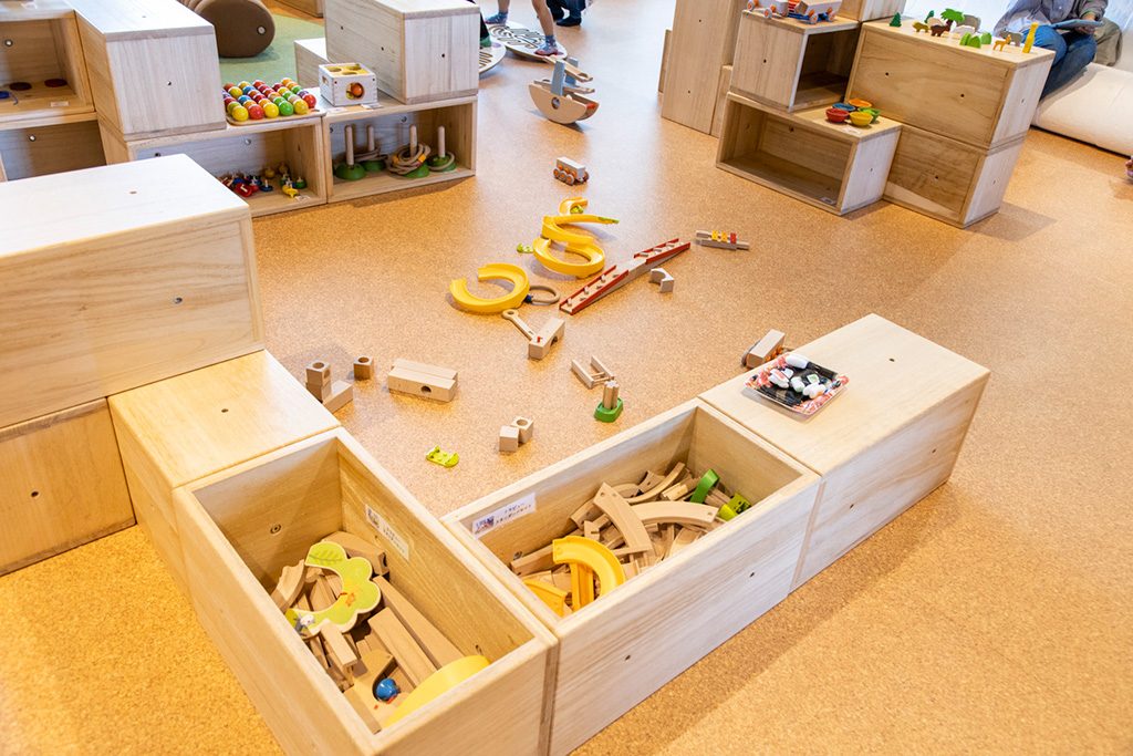 木製のさまざまな知育玩具/PLAY！（東京都/立川市）