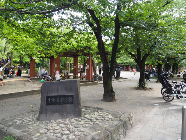 菅原橋交差点からほど近い「中央森林公園」/小松川境川親水公園（東京都／江戸川区）