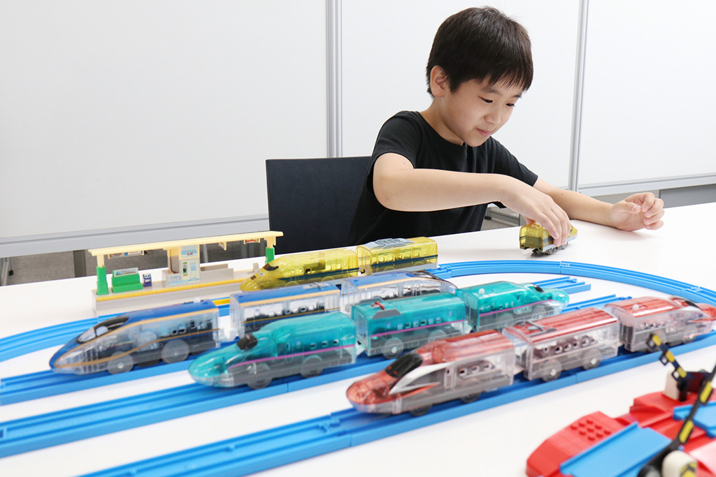 小さい頃からプラレールとトミカが大好きな9歳の有星くん