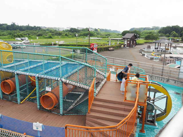 ネット遊びやトンネルくぐりもできる、船の形のアスレチックも/埼玉県立川の博物館(埼玉県/寄居町)