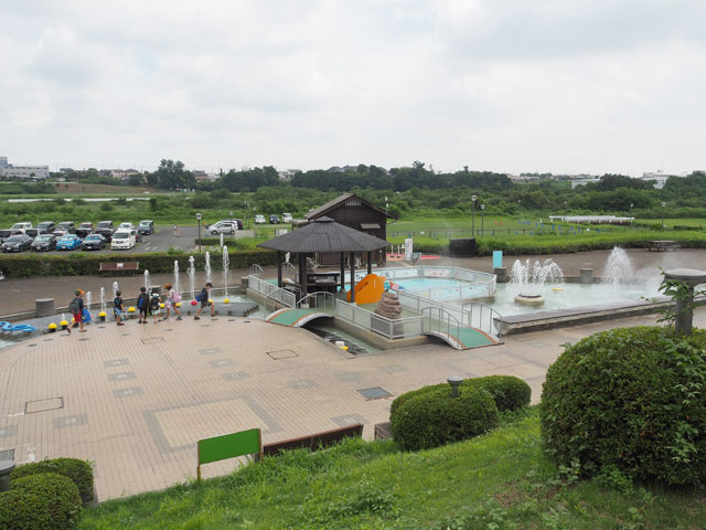 鍵盤を踏むと音楽が鳴り噴水が吹き上がる「音楽噴水」/埼玉県立川の博物館(埼玉県/寄居町)