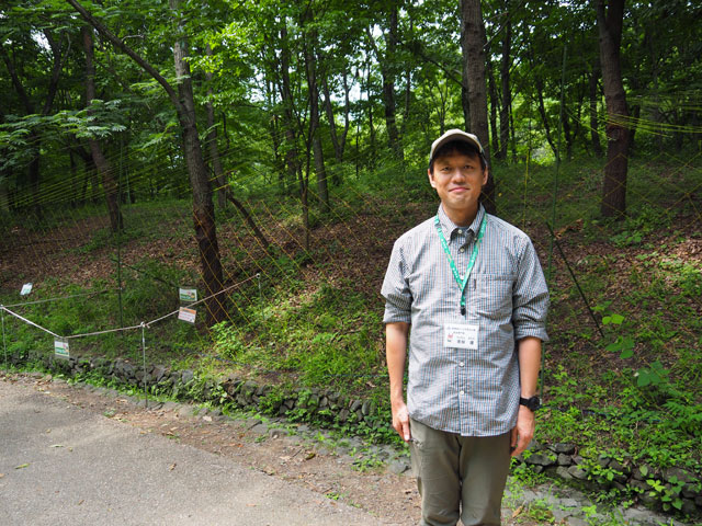 昆虫専門員の茶珍 護[ちゃちん まもる]さんが案内してくれました/月夜野きのこ園ぐんま昆虫の森・新里（群馬県／桐生市）