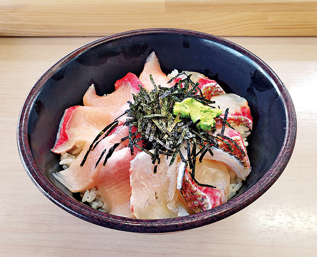 鯛とブリの丼/道の駅 むなかた(福岡県/宗像市)