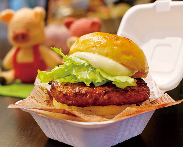 BBT(ビッグ美湯豚テリヤキバーガー)/道の駅 たるみずはまびら(鹿児島県/垂水市)