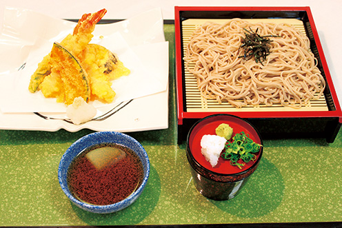 ざるそばと天婦羅盛合せ/真玉温泉 「スパランド真玉」（大分県／豊後高田市）