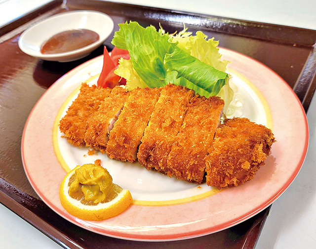 西海豚ロースカツ定食/道の駅 夕陽が丘そとめ（長崎県／長崎市）
