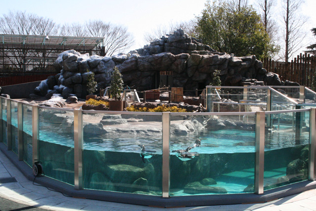 「ペンギン舎」/東武動物公園(埼玉県/宮代町)