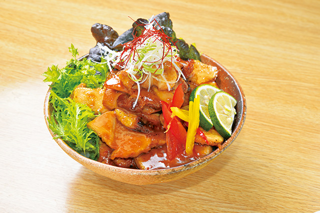 由布岳丼/道の駅 ゆふいん(大分県/由布市)