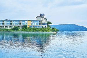 隠岐の島の岬にたたずむ「Entô 」は、「ユネスコ世界ジオパーク」探索の拠点