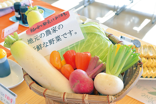 使われているえびの産の新鮮野菜/道の駅 えびの(宮崎県/えびの市)