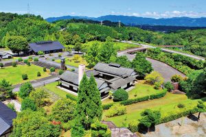 道の駅 人吉 人吉 クラフトパーク石野公園は、体験メニューが充実した公園を活用した道の駅