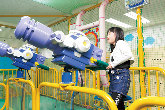 ボールを入れて、的に当てよう/ATC あそびマーレ(大阪府/大阪市)