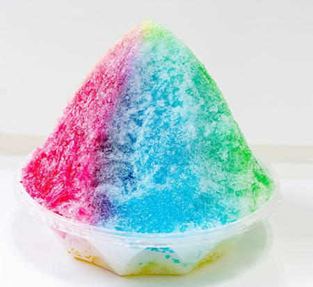 4種類のシロップを使用したカラフルなかき氷/道の駅許田(沖縄県/名護市)