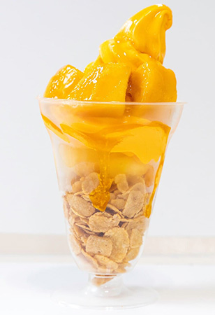 マンゴーパフェ/道の駅許田(沖縄県/名護市)