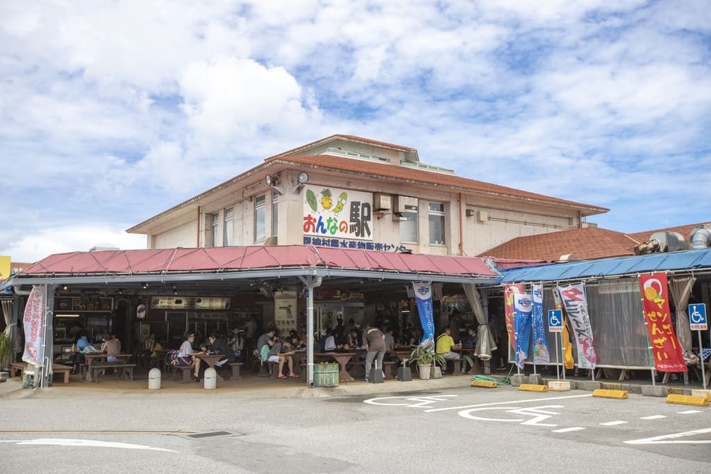 おんなの駅なかゆくい市場（沖縄県/恩納村）