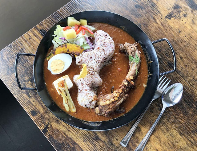 ナビ―プレート/おんなの駅なかゆくい市場(沖縄県/恩納村)