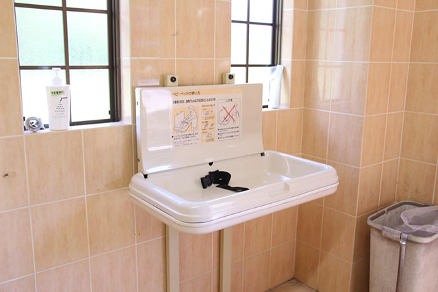 おむつ交換台/ネオパークオキナワ(沖縄県/名護市)