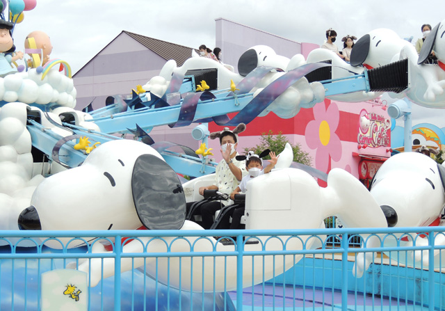 ライドは自分で操縦できるので、上昇したり下降したり自由自在／ユニバーサル・スタジオ・ジャパン（大阪市）