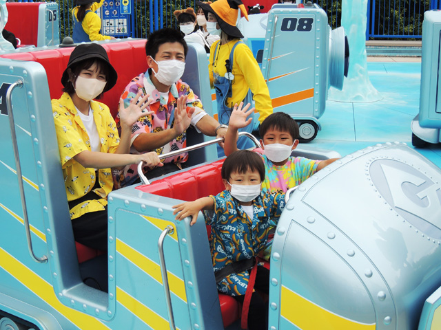 家族4人で乗れる製氷車スタイルのライド「ミニオン・ハチャメチャ・アイス」／ユニバーサル・スタジオ・ジャパン（大阪市）