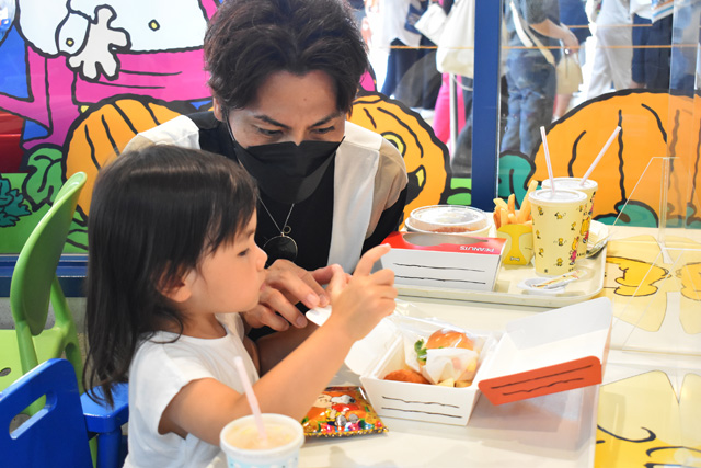 「ユニバーサル・ワンダーランド」内の「スヌーピー・バックロット・カフェ」／ユニバーサル・スタジオ・ジャパン（大阪市）