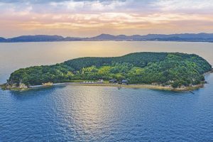 お城や氷のホテル、無人島まで!一度は泊まりたい 超ユニークホテルSELECT3