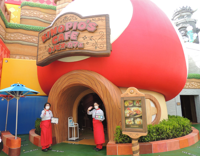 入口からワクワク感満載の「キノピオ・カフェ」外観/ユニバーサル・スタジオ・ジャパン(大阪市)