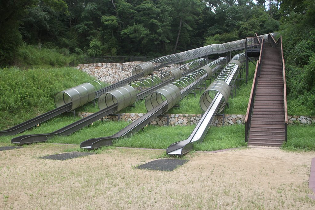 大型のロング滑り台/あいな里山公園（兵庫県/神戸市）