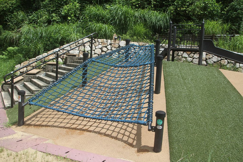 ネット遊具/あいな里山公園（兵庫県/神戸市）