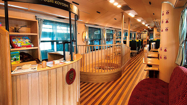 ちょうかいおもちゃれっしゃ なかよしこよし　車内/鳥海山木のおもちゃ美術館（秋田県/由利本荘市）